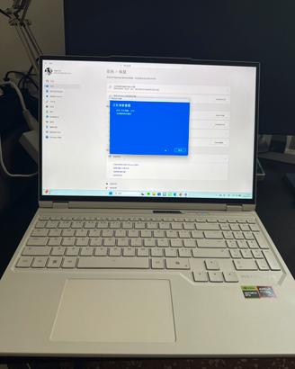 Notebook Gaming RTX5060 8GB -Ryzen 9 8940HX-64RAM