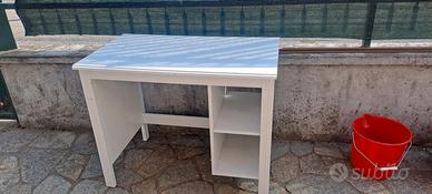 scrivania ikea come da foto