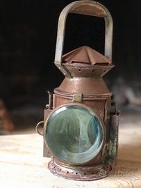 Antica lanterna ferroviaria vintage