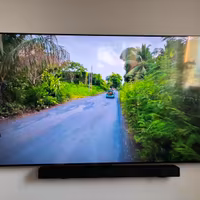 Samsung QLED 4K 65” Q80C (2023) + staffa da muro