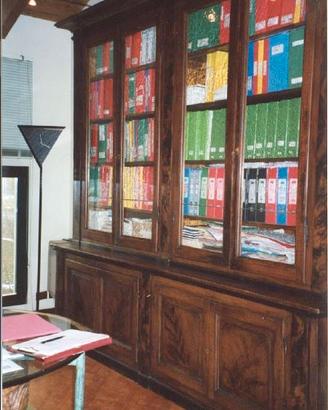 Armadio antico farmacia