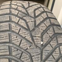 Gomme invernali Yokohama 215/50 r18 92 V