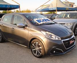 Peugeot 208 1.2 benzina neo patentati