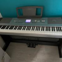 Pianoforte elettr. YAMAHA DGX 640 con pedaliera