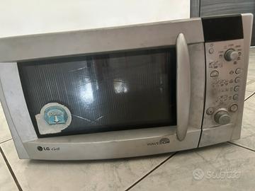 Microonde LG  non funzionante  per ricambi