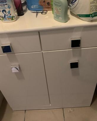 Mobiletto bagno