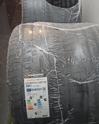 pneumatici 225 35 R19 