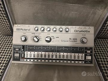 Roland TR 606 dum machine