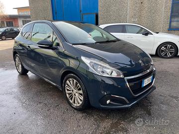 Peugeot 208 BlueHDi 75 3 porte BLACK LINE