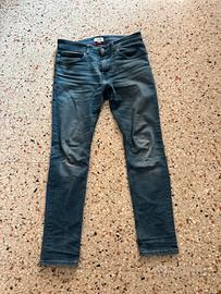 Jeans Tommy Hilfinger.
