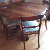 Tavolo rotondo con 4 sedie