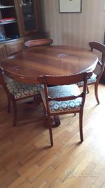 Tavolo rotondo con 4 sedie