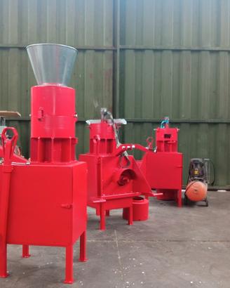 Pellettatrice a trattore 230 kg/h