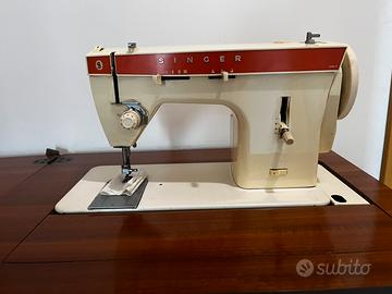 Macchina da cucire Singer con mobiletto originale