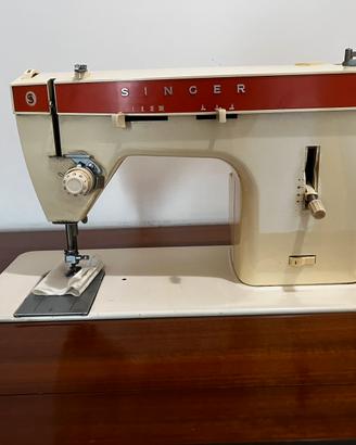 Macchina da cucire Singer con mobiletto originale