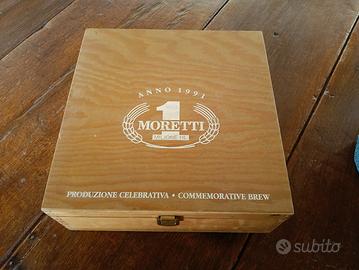 Confezione con set commemorativo  Birra Moretti 