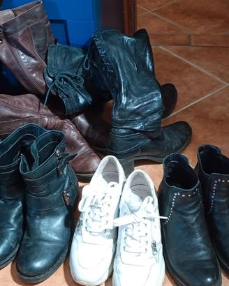 2 stivali, 2 stivaletti, scarpe ginnastica 