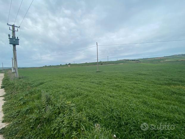 10 Ha Irrigui con Casolare Contrada Fara Rif.0961