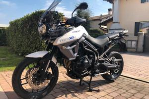 TRIUMPH TIGER 800 XRX SUPER ACCESSORIATA