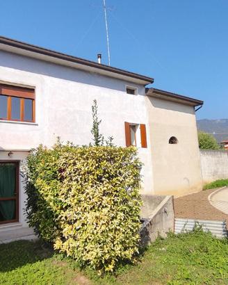 Casa indipendente in zona servita