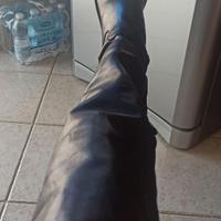 Stivali in pelle nera ,n.40 al ginocchio