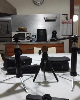 3 cavalletti Treppiedi manfrotto + accessori 