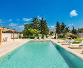 Trilocali in Villa con ampio giardino e piscina