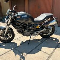 Ducati Monster 696