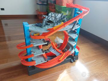 Hot Wheels City Garage delle Acrobazie