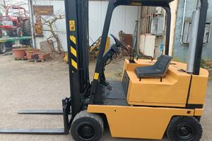 muletto Caterpillar modello V300