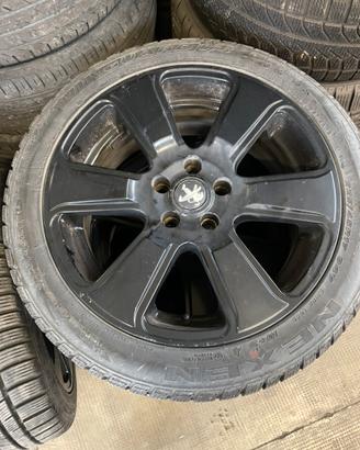 Gomme 215 45 17 Nexen con cerchi