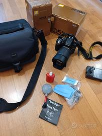 Nikon D5200 con obbiettivo 18-105