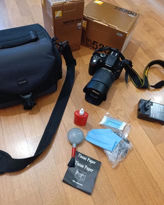 Nikon D5200 con obbiettivo 18-105