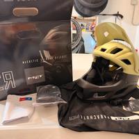 Casco MET Parachute MCR mips mentoniera removibile