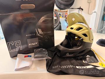 Casco MET Parachute MCR mips mentoniera removibile