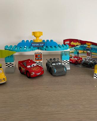 Set Lego Duplo 10857 Cars gara piston cup