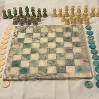 Scacchiera in marmo con pezzi coordinati