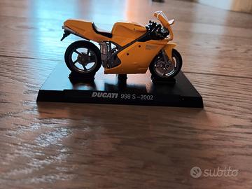 modellino di Ducati 998 s gialla