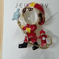 spilla vigile del fuoco con idrante