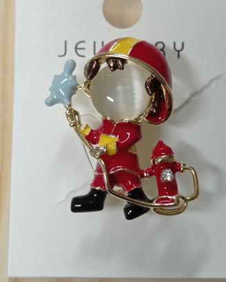 spilla vigile del fuoco con idrante