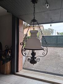Lampadario in ferro battuto