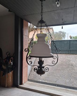 Lampadario in ferro battuto