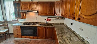 Cucina componibile in ciliegio