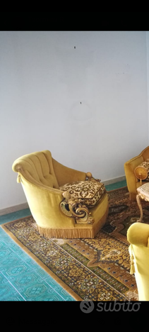 Antico divano completo con tappeto e quadro, usato usato  Palermo