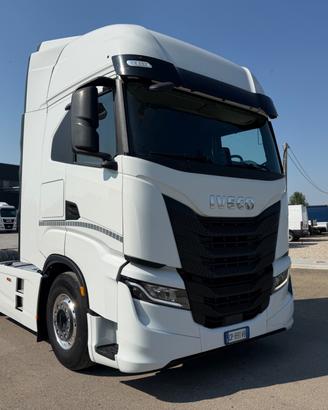 Trattore stradale Iveco S-way 570 full optional 13