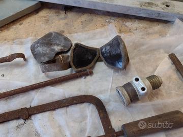 occhiali saldatore e attrezzi epoca