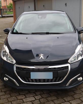 Peugeot 208 Signature PureTech 82cv Neopatentati