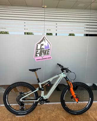 Crussis e full 12.11 carbon 800 Watt M2S Avinox
