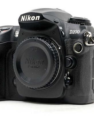 SET Nikon D200+Nikkor 18-200mm+Flash Nikon SB-600