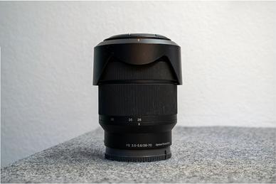 Sony FE 28-70mm f/3.5-5.6 OSS